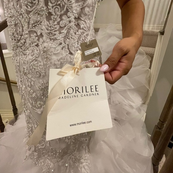 New MoriLee wedding dress with sweetheart neckline - Picture 2 of 10